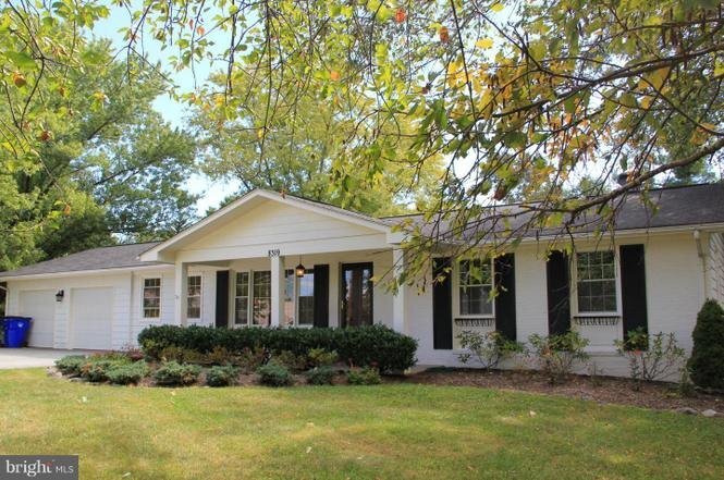 Building Photo - 8319 Sharon Dr