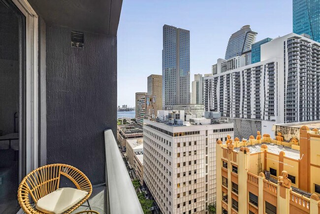 Building Photo - 245 SE 1st St