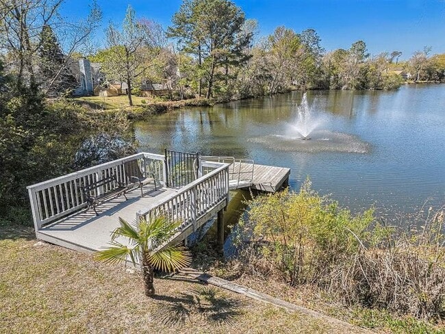 Building Photo - 2BD/2BA Town Home Mount Pleasant Fully Furnished - Available May 1st, 2026