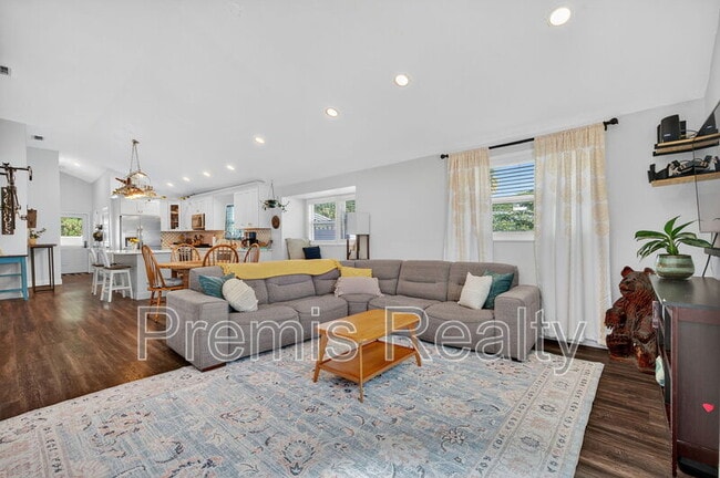 Building Photo - 4201 3rd Ave N