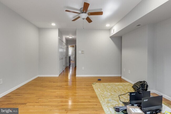 Building Photo - 920 S 16th St