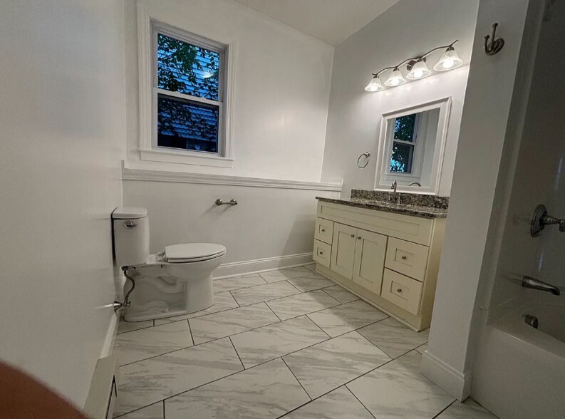 Building Photo - 92 Hamilton St