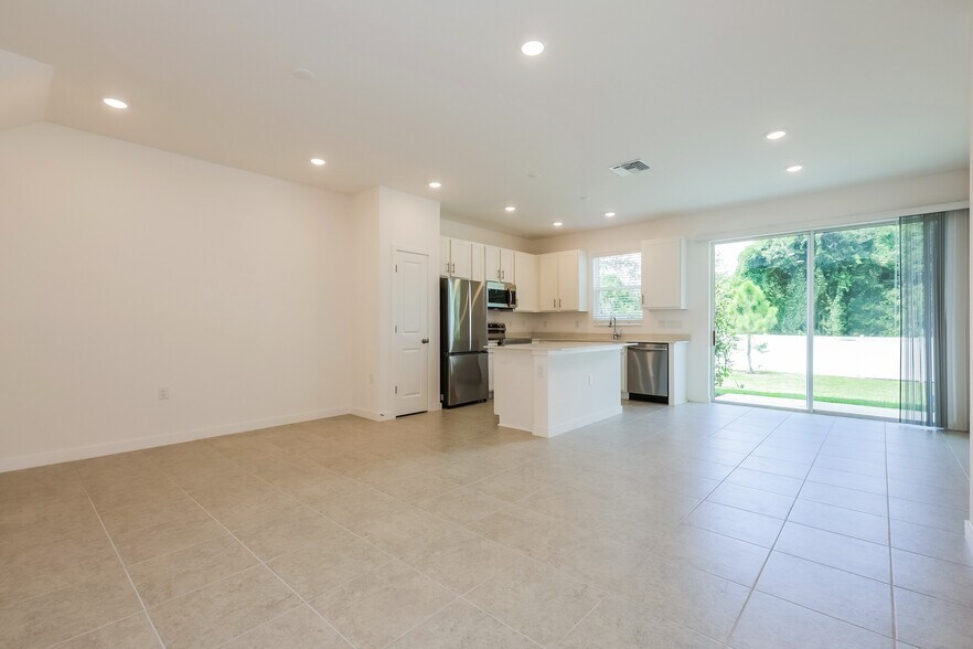 Building Photo - 1476 Tristar Dr