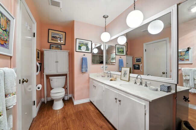 Building Photo - 32735 Seagate Dr