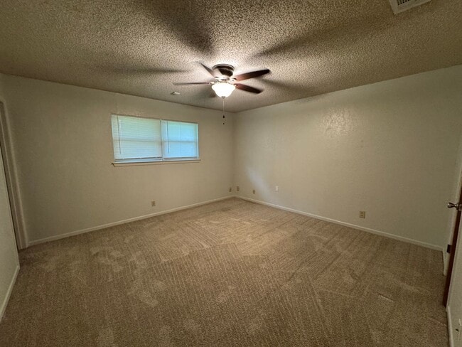 Building Photo - 3-Bedroom Apartment for Rent in Killeen