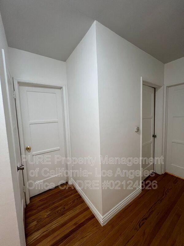 Building Photo - 1910 W 94th Pl