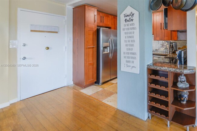 Building Photo - 401 Golden Isles Dr