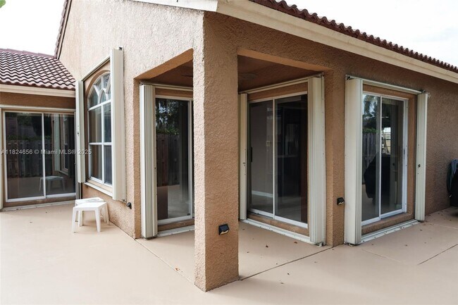 Building Photo - 8011 SW 158th Ave