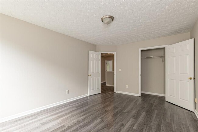 Building Photo - 2152 Lenox Ave
