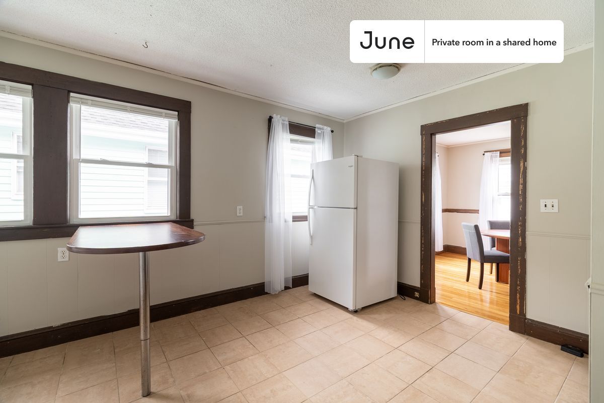 Building Photo - Room in Shared 4 bed/1 bath home in Somerville