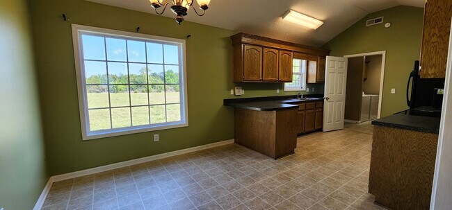 Building Photo - 3599 Drayton Dr