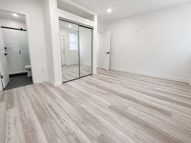 Building Photo - 129 S 51st St