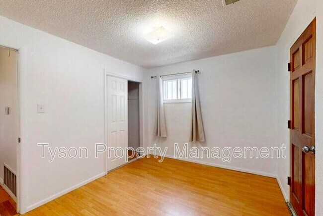 Building Photo - 1630 Griegos Rd NW