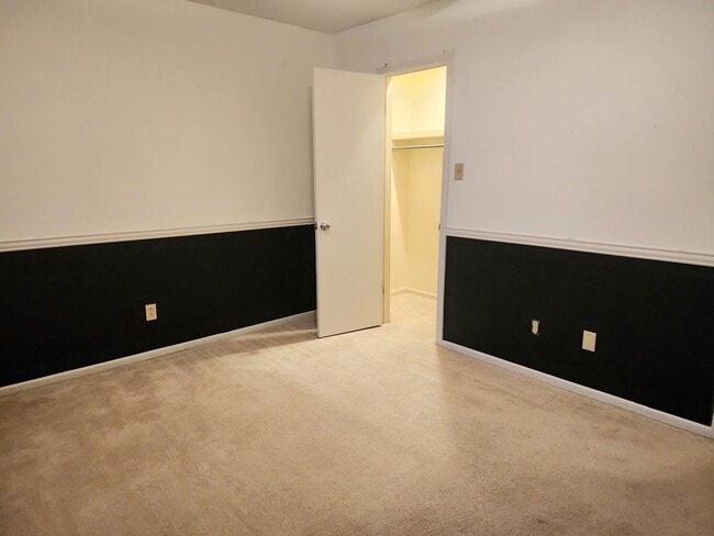 Building Photo - 1209 Libra Dr