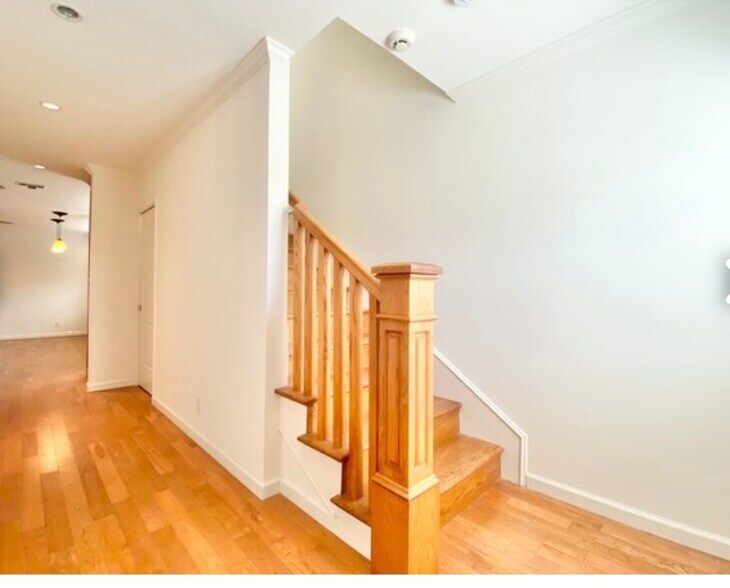Building Photo - 4162 Alla Rd