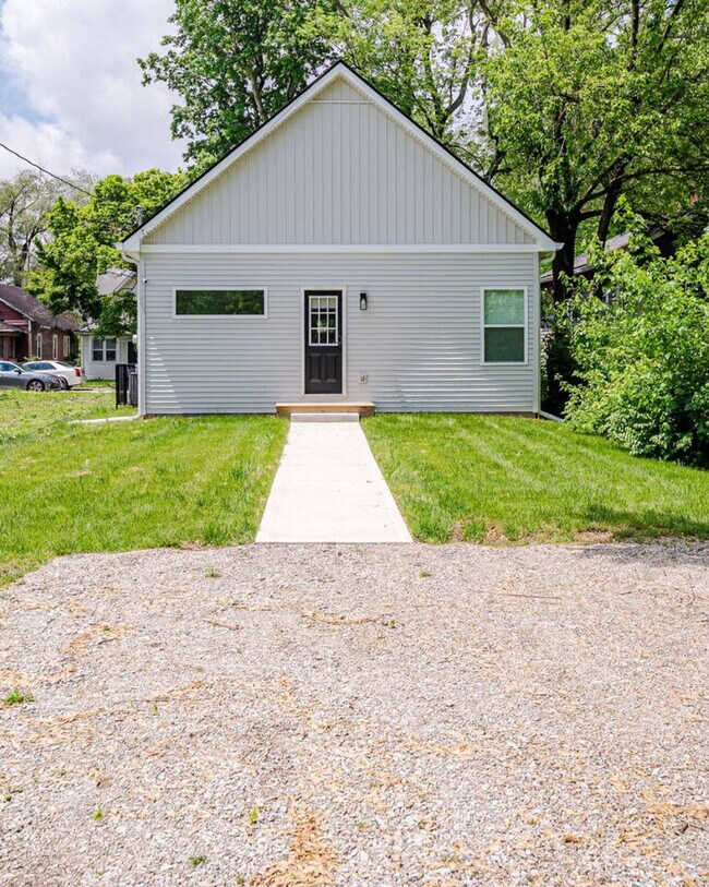 Building Photo - 2171 Sugar Grove Ave