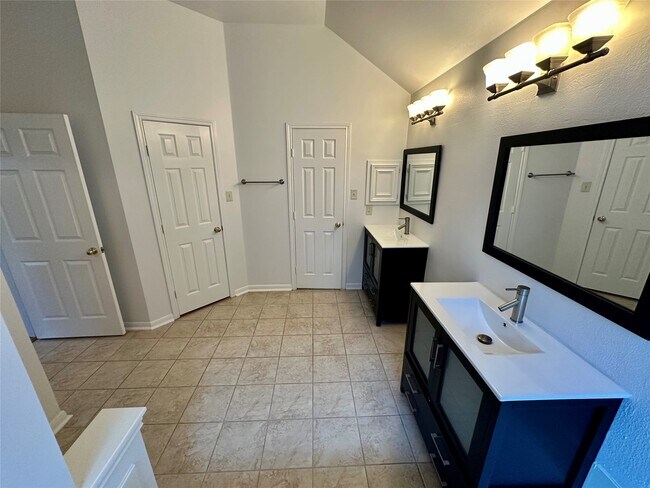 Building Photo - 1318 Cedar Terrace Ct