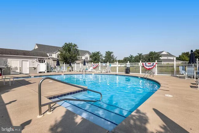 Building Photo - 34670 Villa Cir