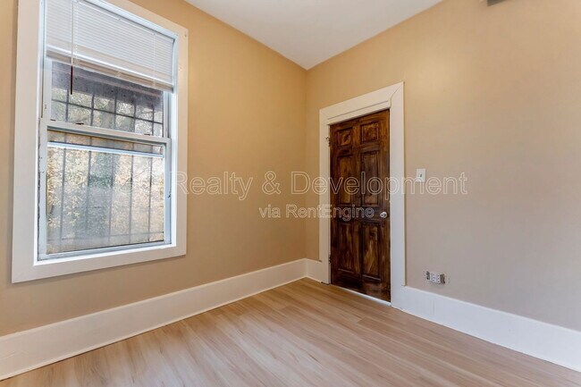 Building Photo - 3328 W Chicago Ave