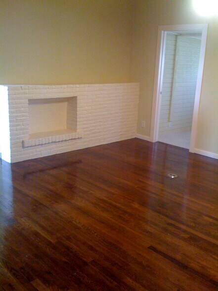 Building Photo - 1231 Longwood St