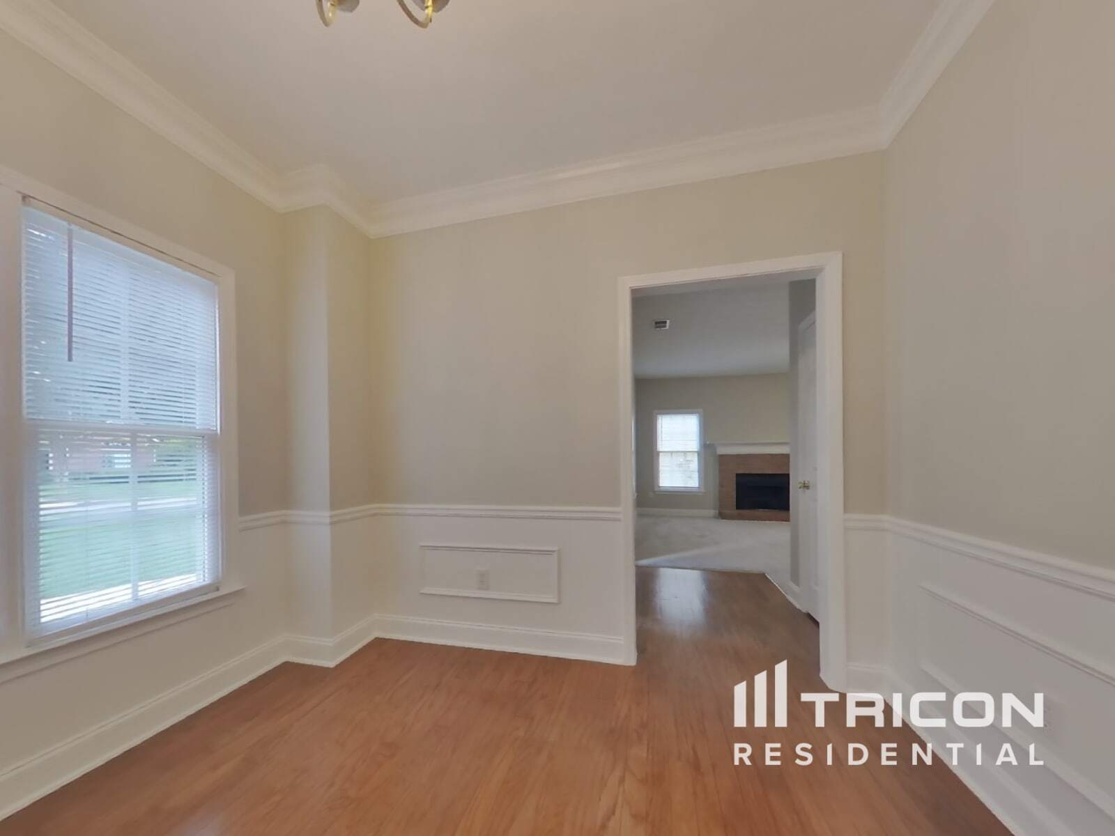 Building Photo - 3080 Kings Dr
