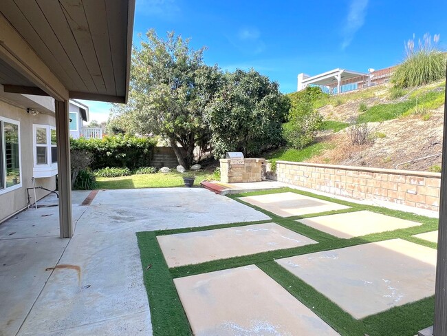 Building Photo - Large 4 bedroom home now available in Walnut