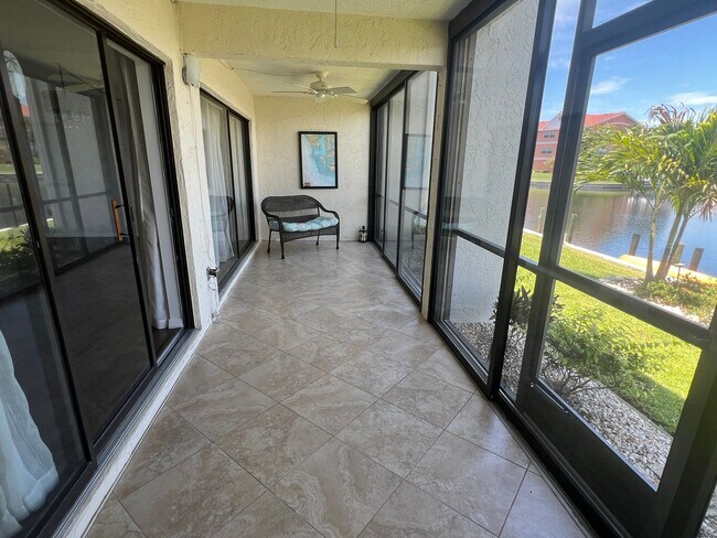 Building Photo - Waterfront Townhome in Punta Gorda