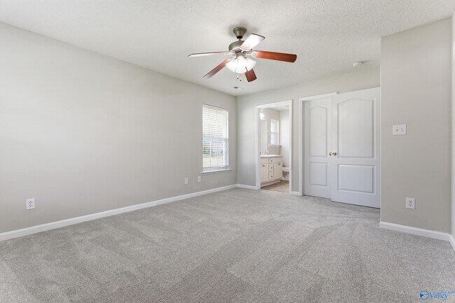 Building Photo - 226 Shadow Ct SW