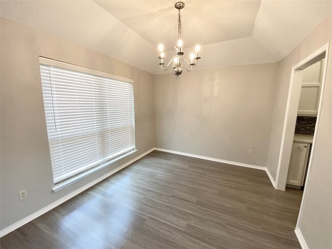 Building Photo - 500 Norwood Pl