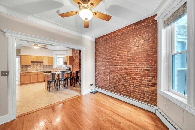 Building Photo - 47 47th St