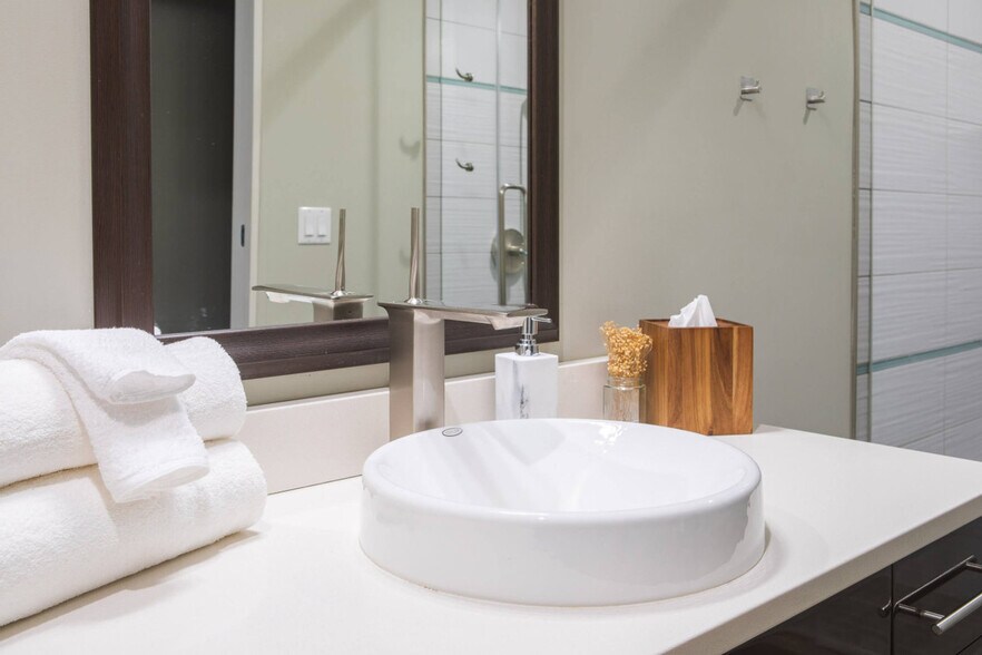 Building Photo - 225 E Michigan St