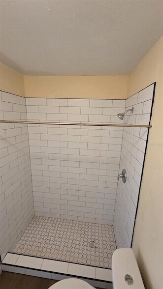 Building Photo - 4115 W Comanche Ave