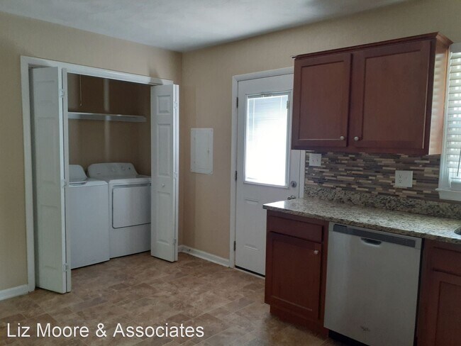 Building Photo - 392 Susan Constant Dr