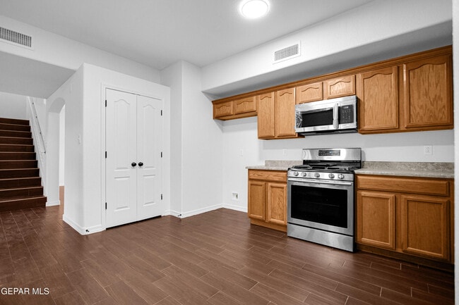 Building Photo - 7085 Century Plant Dr