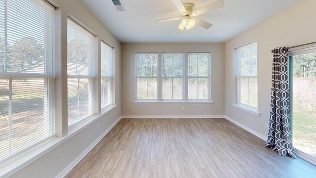 Building Photo - 38170 Castaway Dr