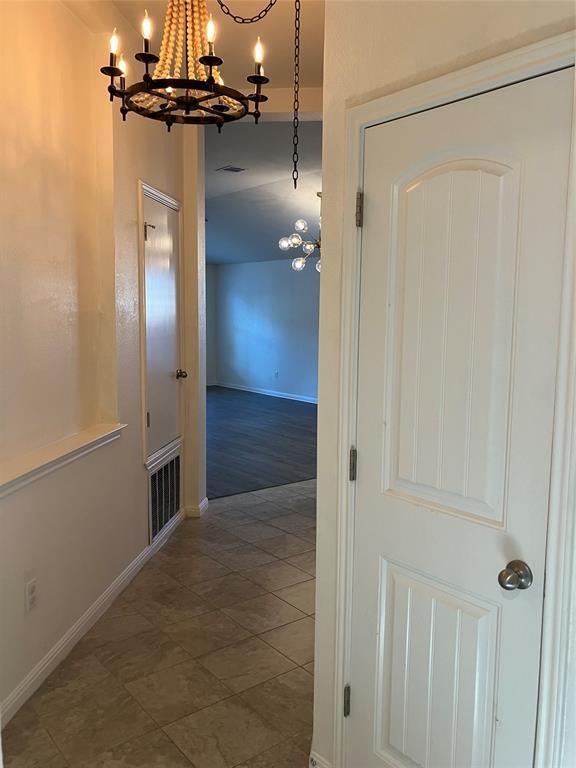 Building Photo - 572 Evening Star