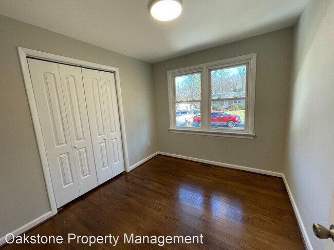 Building Photo - 3 br, 1.5 bath House - 1262 Woodcroft Road