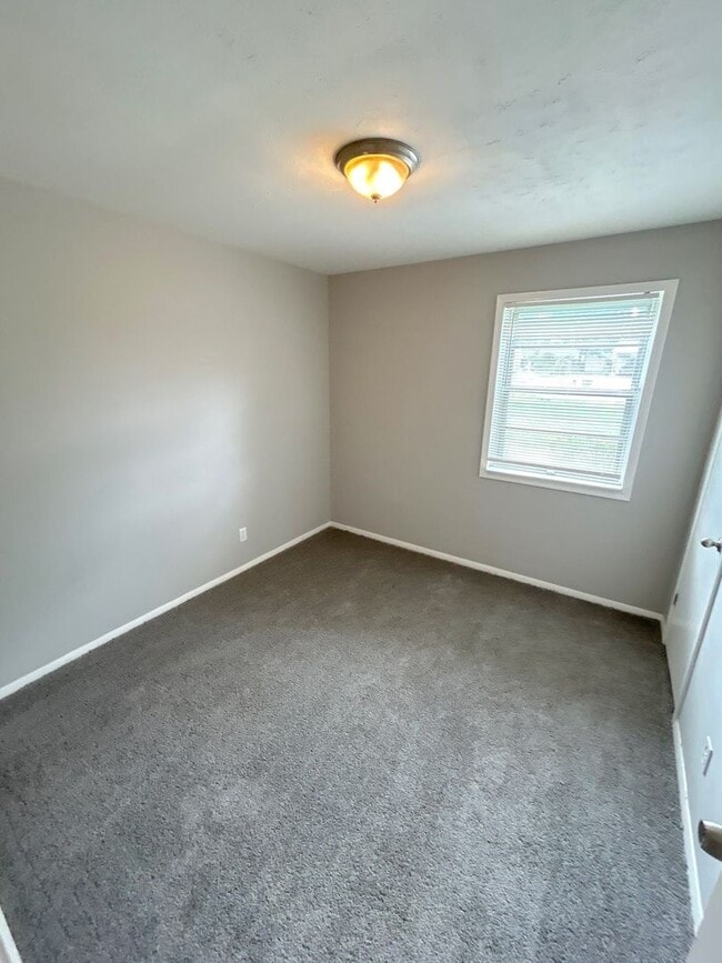Building Photo - 5457 Millbranch Rd