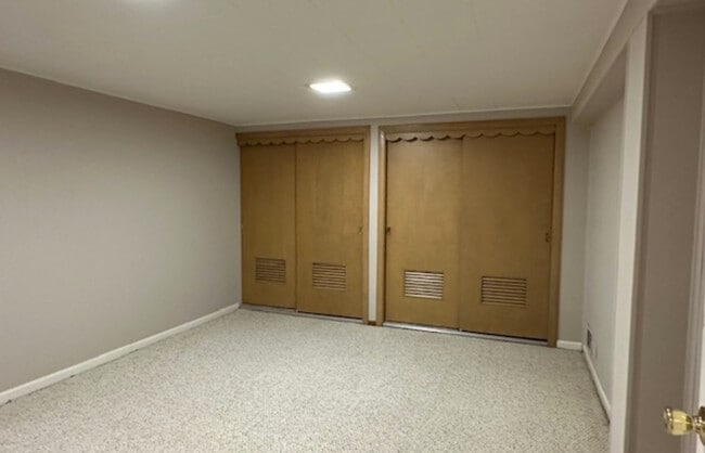 Building Photo - 509 E Park Ave