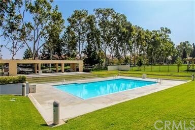 Building Photo - 44 Windjammer