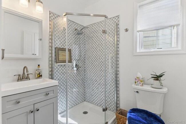 Building Photo - 21 Bayview Ct