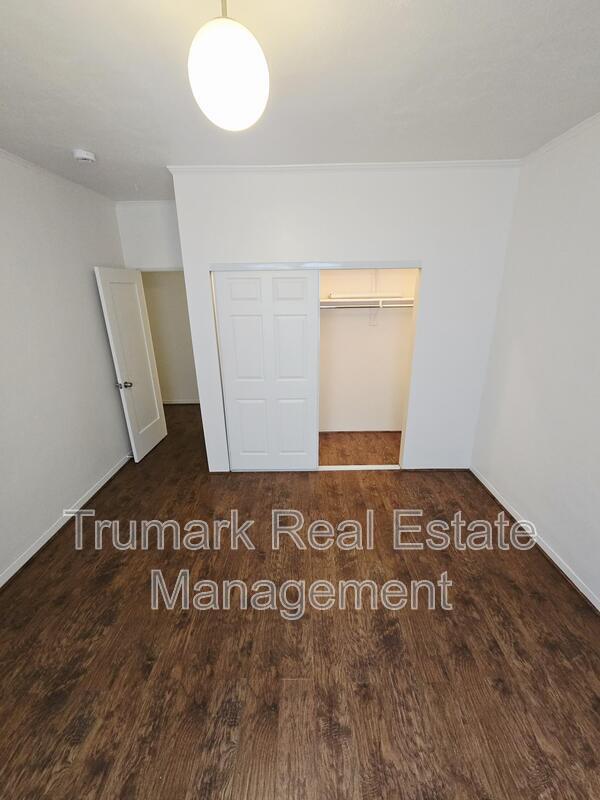 Building Photo - 4315 Avocado St