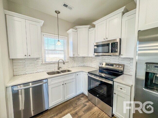 Building Photo - 101 Creeks Edge Dr