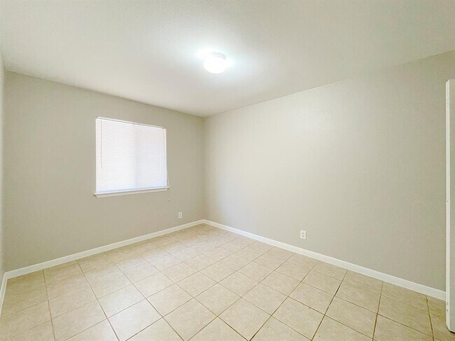 Building Photo - 11108 Blossom Bell Dr