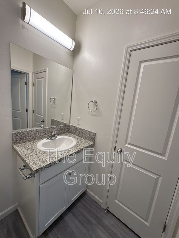 Building Photo - 723 S Pinkham St