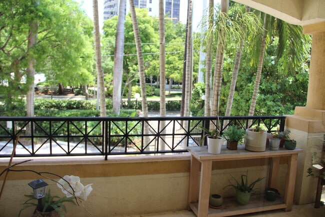 Building Photo - 1834 Brickell Ave