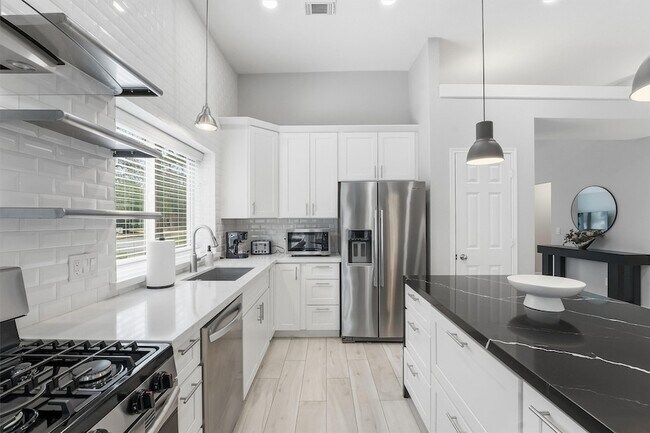 Building Photo - 179 N Dreamweaver Cir