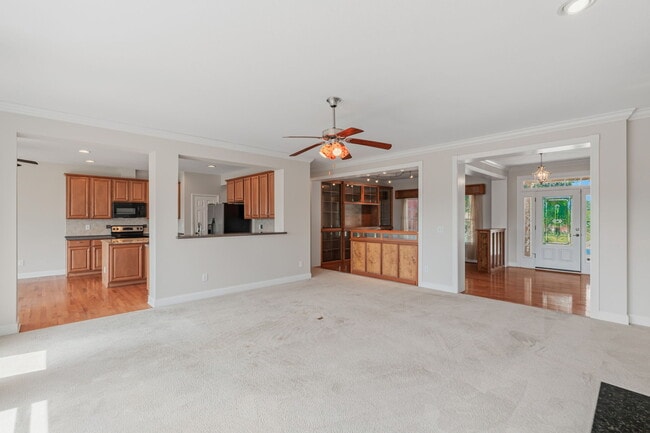 Building Photo - 104 Sunali Ln