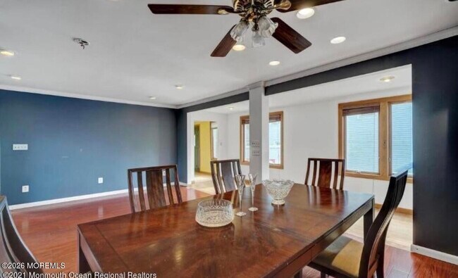 Building Photo - 313 Norwood Ave