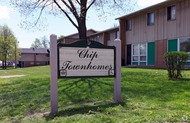 Building Photo - Chip Townhouses
